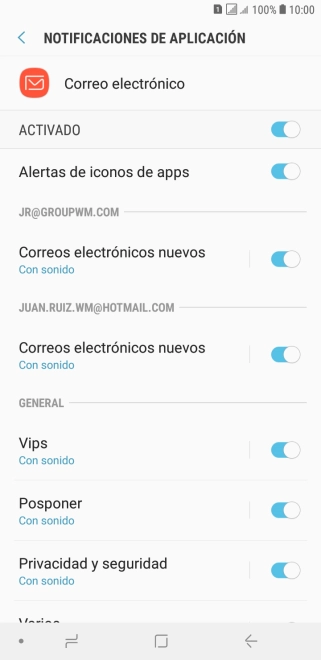 Pulsa el indicador bajo la cuenta de correo electrónico deseada para activar o desactivar la función.