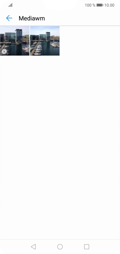 Mantén pulsados la fotografía o el videoclip deseados durante unos instantes.