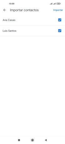 Pulsa en el campo junto a los contactos deseados.