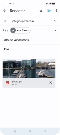 Pulsa el icono de envío cuando termines de escribir el correo electrónico.