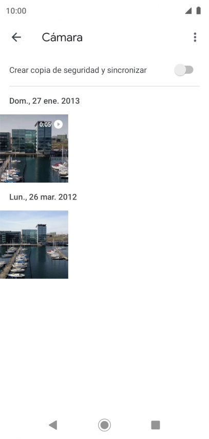 Mantén pulsados la fotografía o el videoclip deseados durante unos instantes.