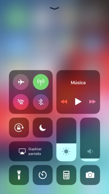 Pulsa la función deseada para abrir una aplicación o para activar o desactivar la función.