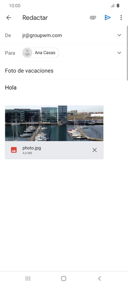 Pulsa el icono de envío cuando termines de escribir el correo electrónico.