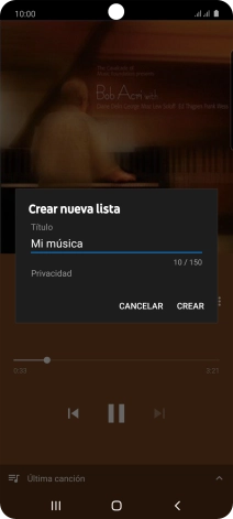 Introduce el nombre deseado de la lista de reproducción y pulsa CREAR.