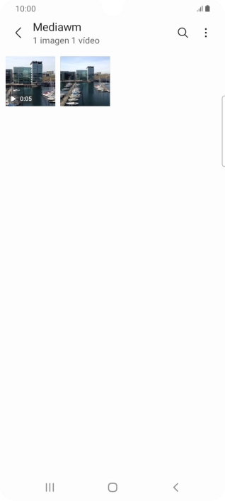 Mantén pulsados la fotografía o el videoclip deseados durante unos instantes.