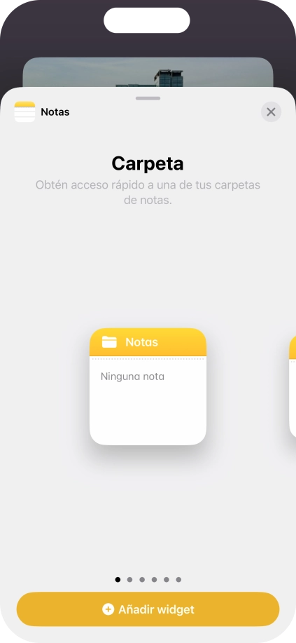Desliza el dedo hacia la derecha o hacia la izquierda por la pantalla para seleccionar el tamaño de widget deseado.