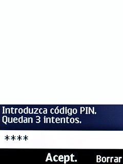 Si lo solicita el teléfono, introduce el código PIN y pulsa la tecla de navegación.