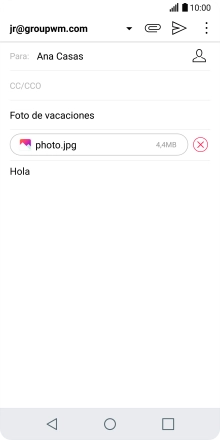 Pulsa el icono de envío cuando termines de escribir el correo electrónico.