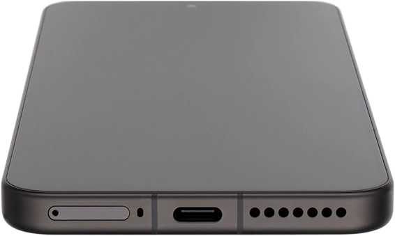 Conecta el cargador al conector y enchúfalo a una toma de corriente.