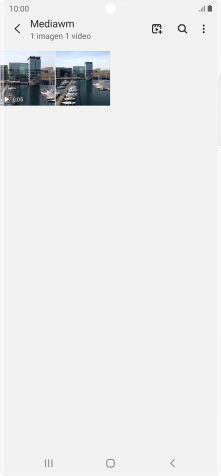 Mantén pulsados la fotografía o el videoclip deseados durante unos instantes.