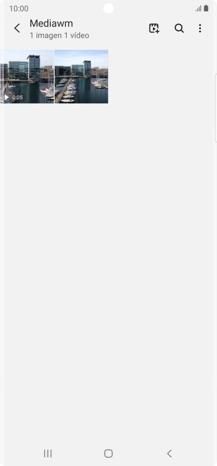 Mantén pulsados la fotografía o el videoclip deseados durante unos instantes.