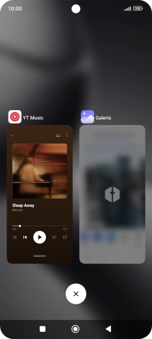 Para cerrar una sola aplicación en ejecución, desliza el dedo hacia la derecha sobre la aplicación deseada.