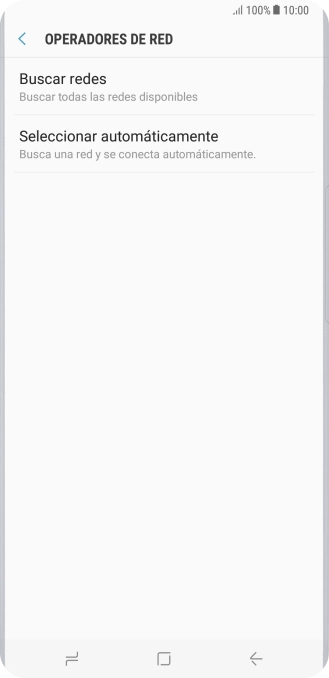 Si quieres seleccionar la red de forma manual, pulsa Buscar redes y espera un momento mientras el teléfono está buscando las redes disponibles.