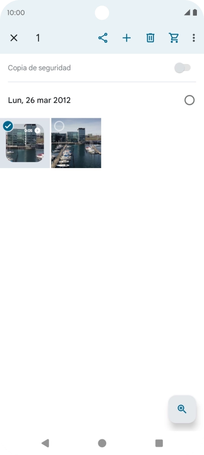 Pulsa las fotografías o los vídeos deseados para seleccionarlos.