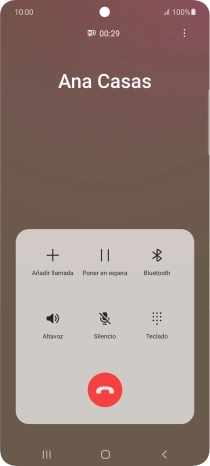 Pulsa el icono de finalizar llamada.