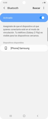 Pulsa el dispositivo Bluetooth deseado y sigue las indicaciones de la pantalla para vincular el dispositivo al teléfono.