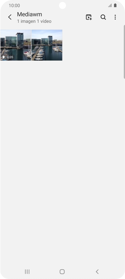 Mantén pulsados la fotografía o el videoclip deseados durante unos instantes.