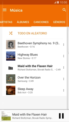 Pulsa la cubierta del álbum en la parte inferior de la pantalla.
