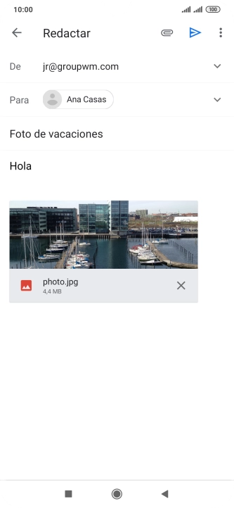 Pulsa el icono de envío cuando termines de escribir el correo electrónico.
