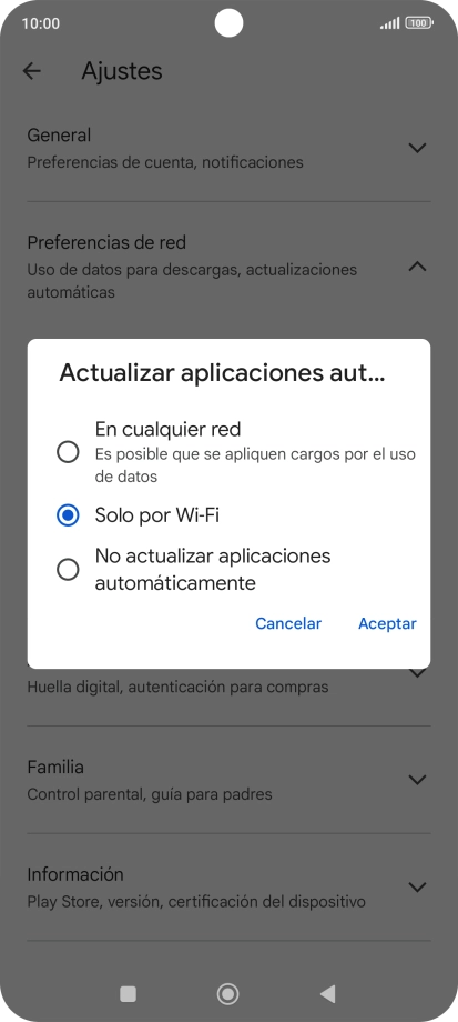 Para activar la actualización automática de apps a través de la red móvil, pulsa el campo junto a 