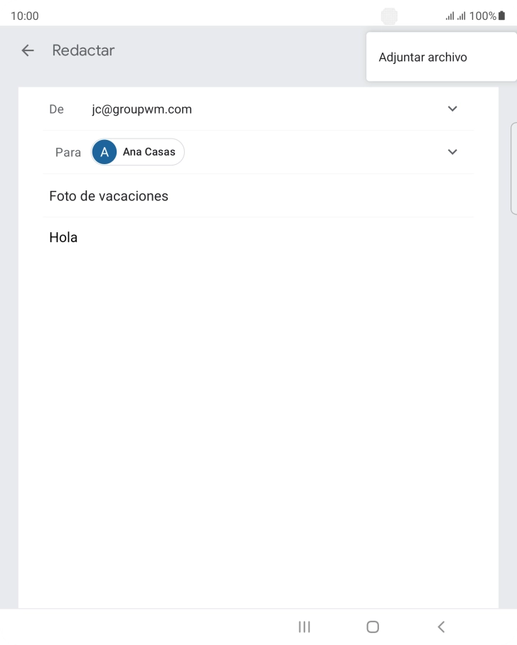 Pulsa Adjuntar archivo y desplázate a la carpeta deseada.
