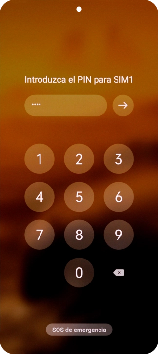 Si lo solicita el teléfono, introduce el código PIN y pulsa la flecha hacia la derecha.