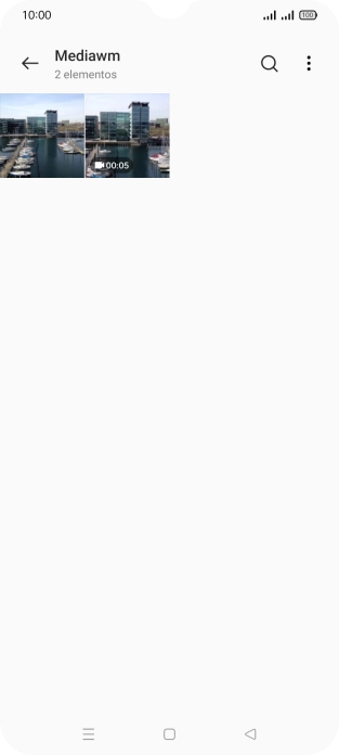 Mantén pulsados la fotografía o el videoclip deseados durante unos instantes.