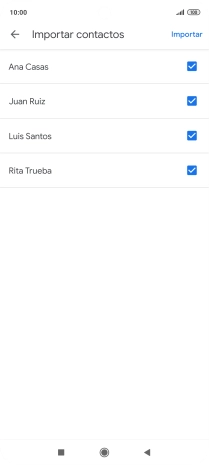 Pulsa en el campo junto a los contactos deseados.