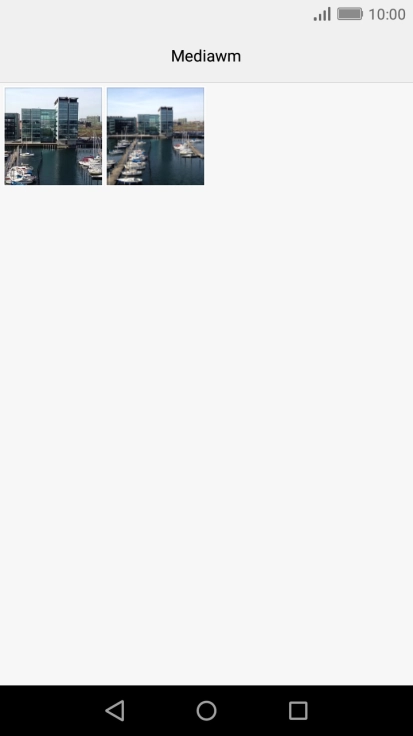 Mantén pulsados la fotografía o el videoclip deseados durante unos instantes.