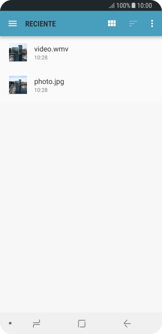 Desliza el dedo hacia la derecha desde la parte izquierda de la pantalla.