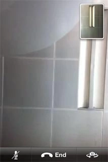 Press the microphone icon.Depending on the current setting, the microphone is muted or unmuted.