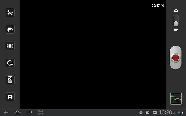 To turn on video light:Press the video light icon.