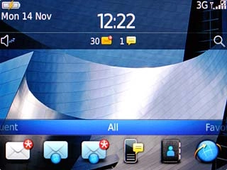 The HSDPA icon shows that an HSDPA data connection is active.Further information:Select network mode