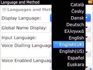 Highlight the required language and press the Navigation key.