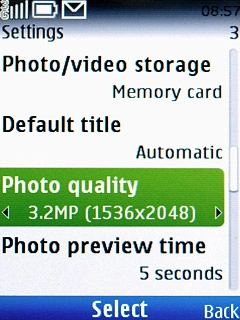 Scroll to Photo quality and press the Navigation key.