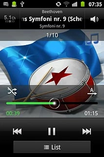 Press the shuffle icon.Depending on the current setting, the function is turned on or off.