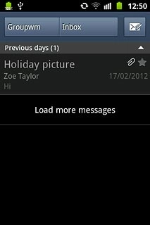 To view a list of email accounts:Press the name of the active account at the top of the display.