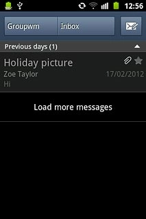 To see a list of email accounts:Press the name of the active account at the top of the display.