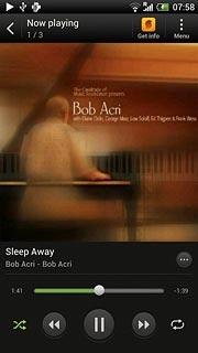Press the shuffle icon.Depending on the current setting, the function is turned on or off.