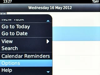 Scroll to Options and press the Navigation key.Follow the instructions on the display to select the required settings for the calendar.