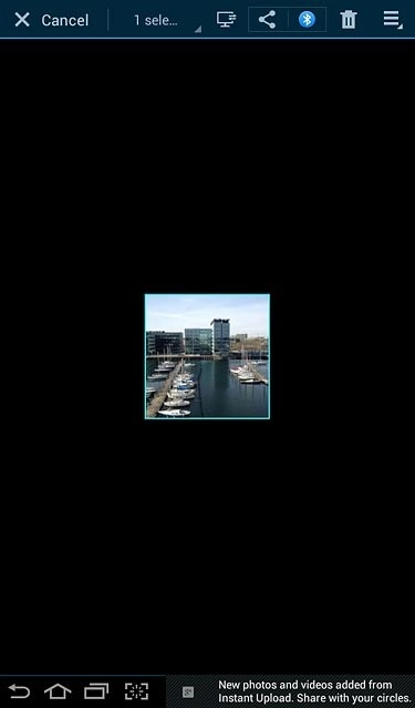 When a picture or video clip is displayed in a blue frame, it's selected.