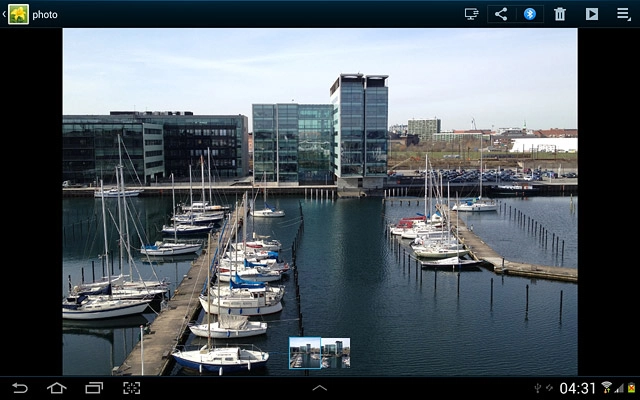 Press the return icon to return to the list of pictures and video clips.
