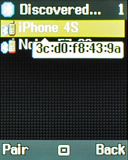 Highlight the required Bluetooth device and press the Navigation key.