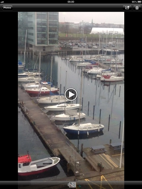 Press the field in the top left corner of the display to return to the list of pictures and video clips.