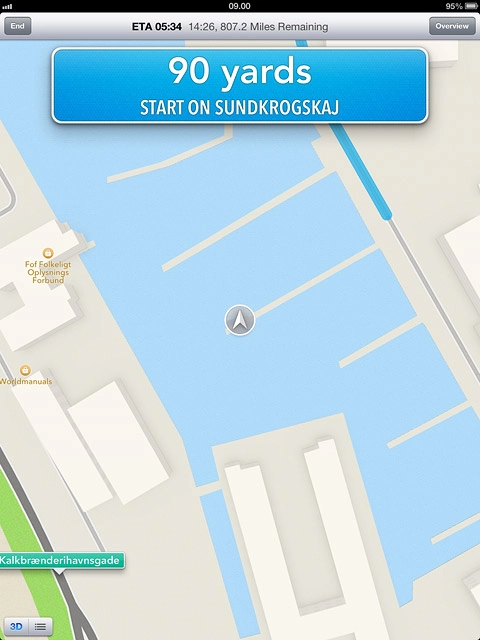 If required, press anywhere on the display.The navigation window with information about your route is displayed.The time of arrival, travel time, distance and the next step are displayed at the top of the display.Follow the verbal instructions or the instructions on the display to go to the selected destination.