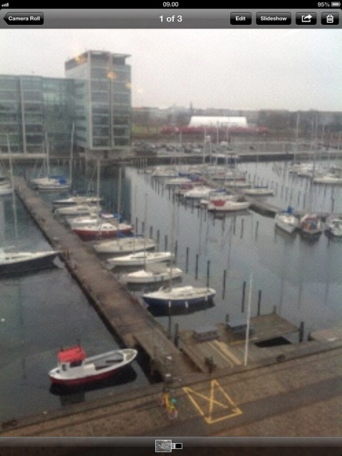 Press the share icon.Select one of the following options:Upload picture to Twitter, go to 3a.Upload picture to Facebook, go to 3b.Upload video clip to YouTube, go to 3c.