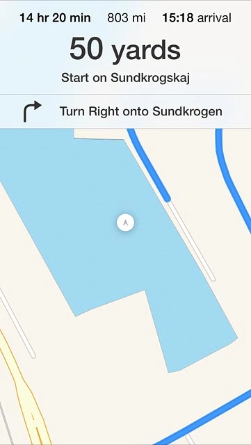 The navigation window with information about your route is displayed.the time of arrival, the travel time, the travel distance and the next route detail are displayed at the top of the display.Follow the verbal instructions or the instructions on the display to go to the selected destination.