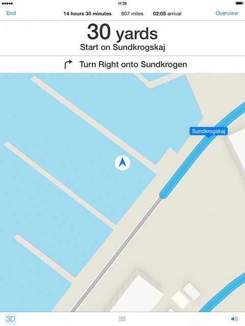 The navigation window with information about your route is displayed.The time of arrival, the travel time, the travel distance and the next route detail are displayed at the top of the display.Follow the verbal instructions or the instructions on the display to go to the selected destination.