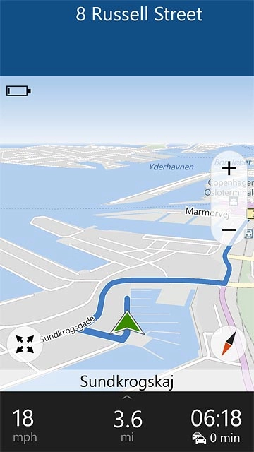 The navigation window with information about your route is displayed.The next turn is displayed at the top of the display.