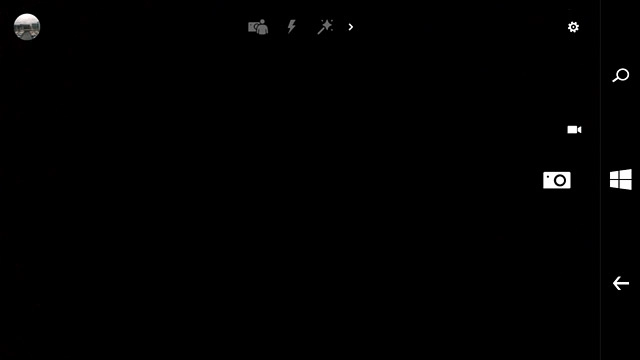 Press the flash icon repeatedly to turn the function on or off.